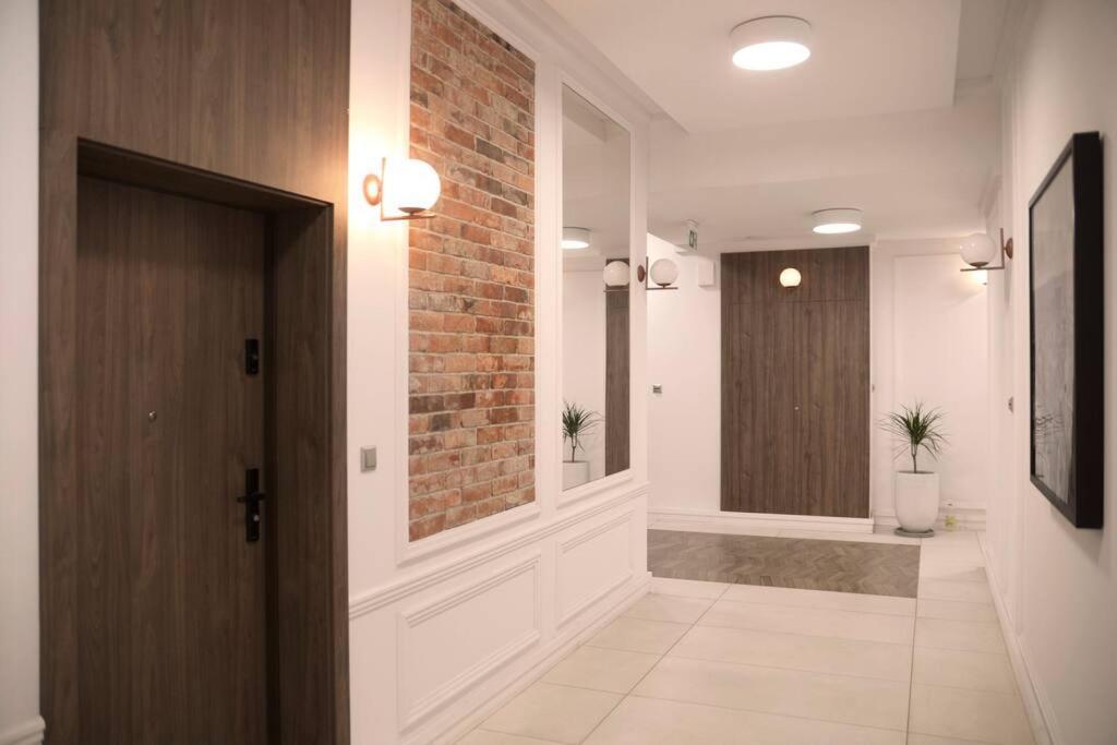 Elegant Apartment In The City Center Vratislav Exteriér fotografie