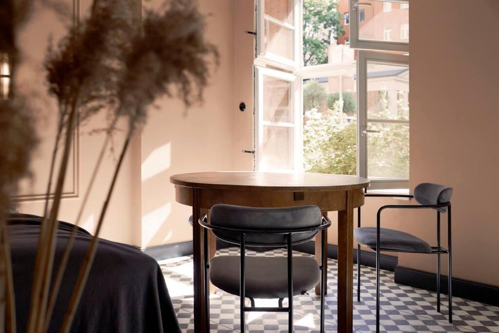 Elegant Apartment In The City Center Vratislav Exteriér fotografie