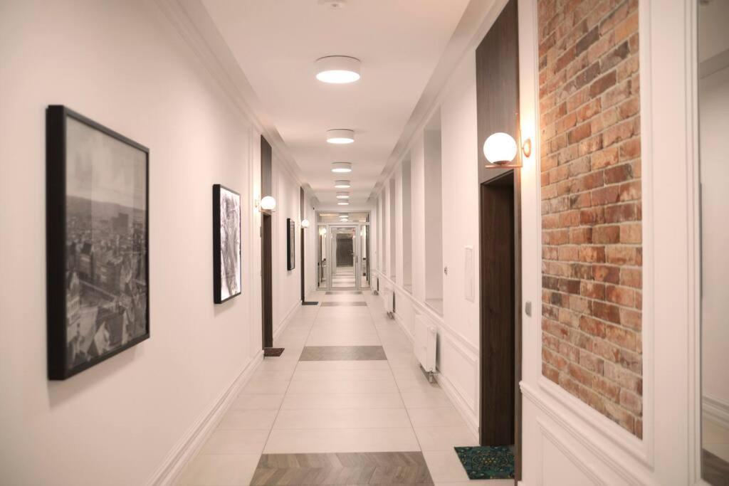 Elegant Apartment In The City Center Vratislav Exteriér fotografie